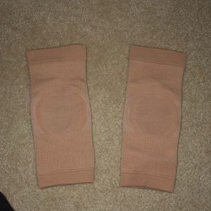 Bun heads accessories dance knee pads.